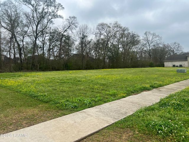 202 Fawn Crest Drive, Lafayette, LA 70508