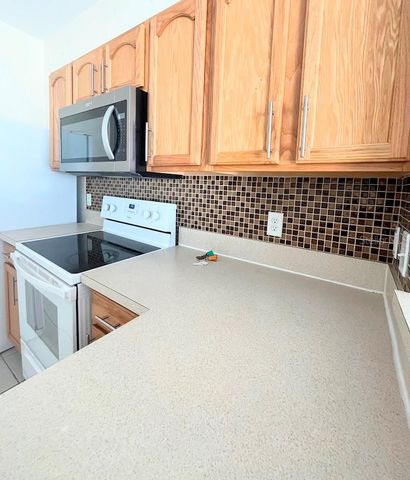 2534 MANESHAW LANE, Kissimmee, FL 34747