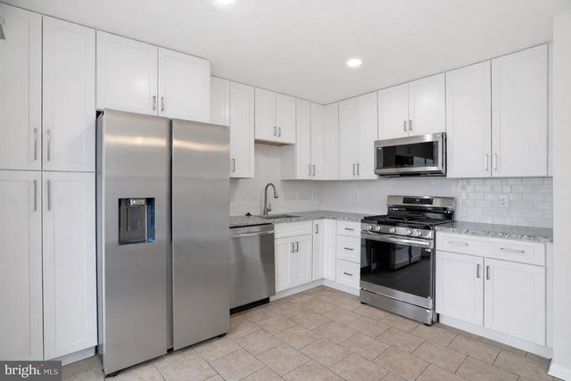 2706 BRIER POND CIR, Woodbridge, VA 22191