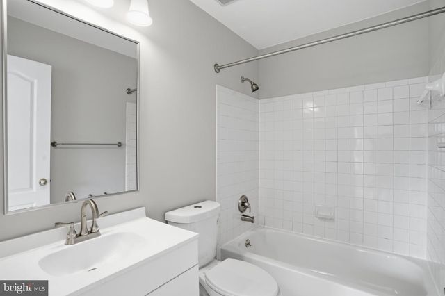 2706 BRIER POND CIR, Woodbridge, VA 22191