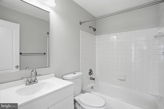 2706 BRIER POND CIR, Woodbridge, VA 22191