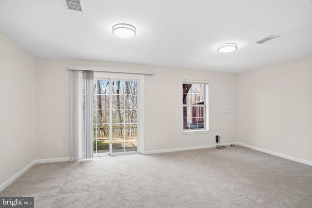 2706 BRIER POND CIR, Woodbridge, VA 22191