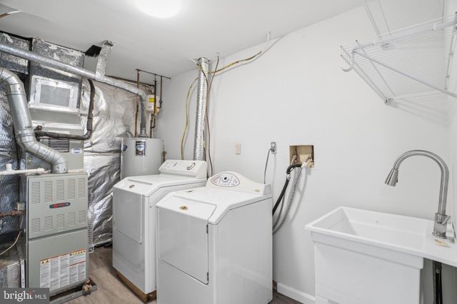 2706 BRIER POND CIR, Woodbridge, VA 22191