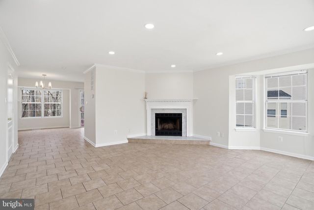 2706 BRIER POND CIR, Woodbridge, VA 22191