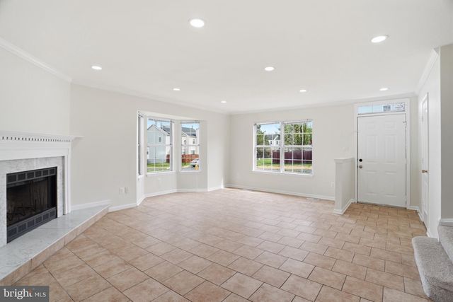 2706 BRIER POND CIR, Woodbridge, VA 22191