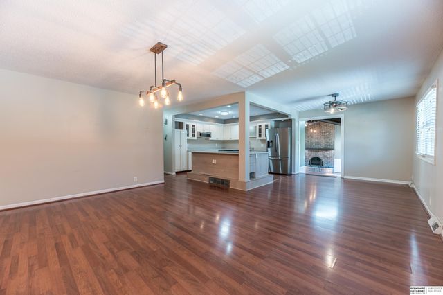 1530 S 142nd Circle, Omaha, NE 68144