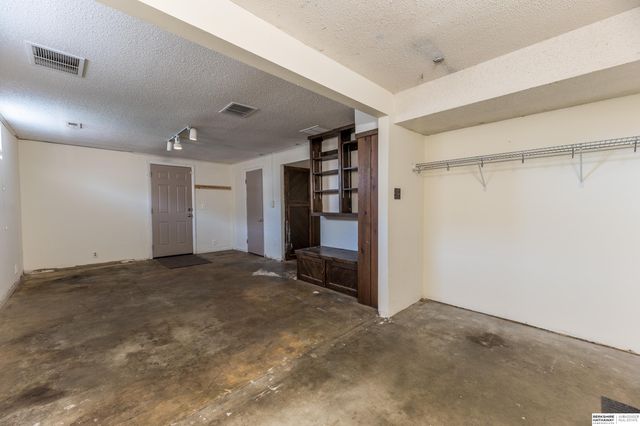 1530 S 142nd Circle, Omaha, NE 68144
