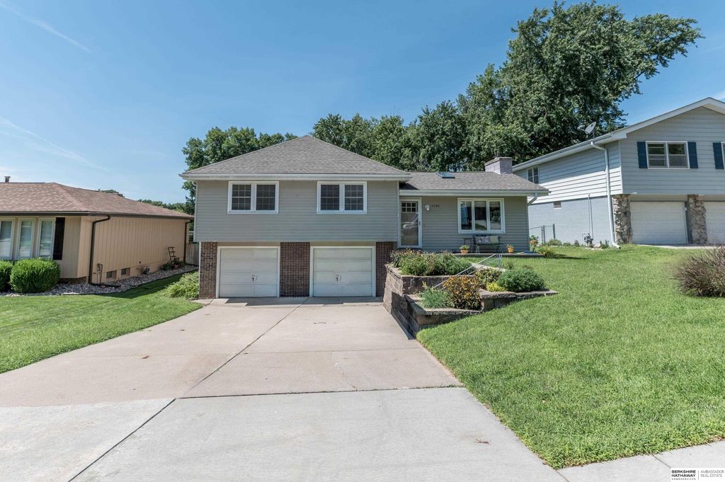 1530 S 142nd Circle, Omaha, NE 68144