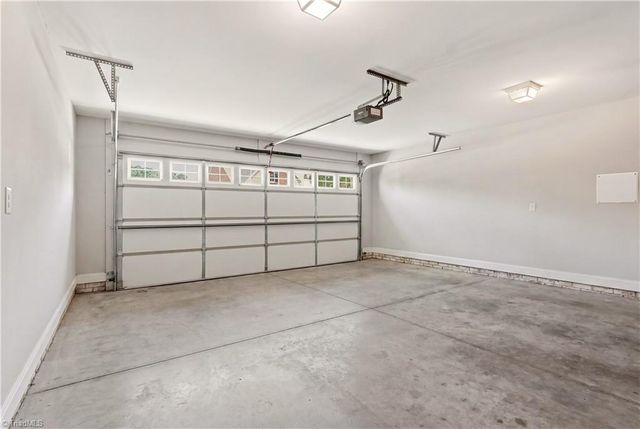 901 Kinloch Drive, Winston-salem, NC 27107