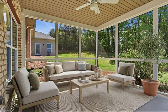 901 Kinloch Drive, Winston-salem, NC 27107