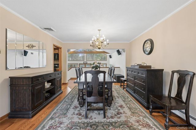 6 Viola Drive, Glen Cove, NY 11542