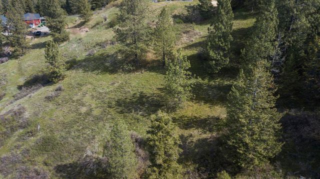 N Rockspring Ln, Mead, WA 99021