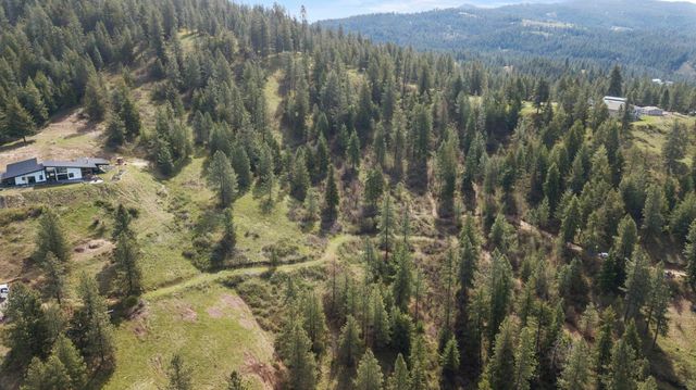 N Rockspring Ln, Mead, WA 99021