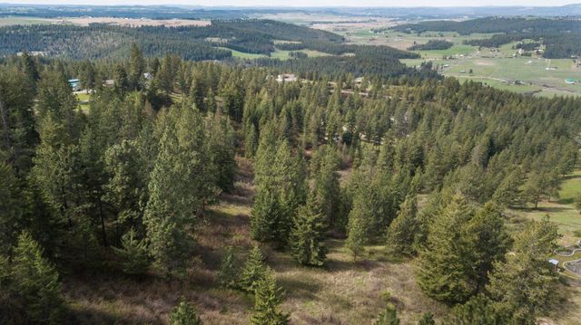 N Rockspring Ln, Mead, WA 99021