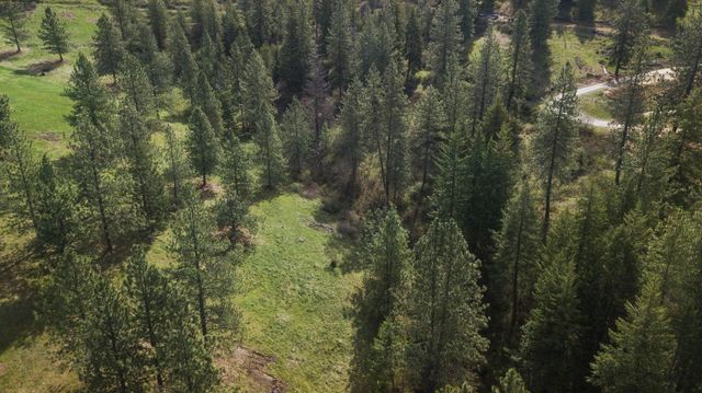 N Rockspring Ln, Mead, WA 99021