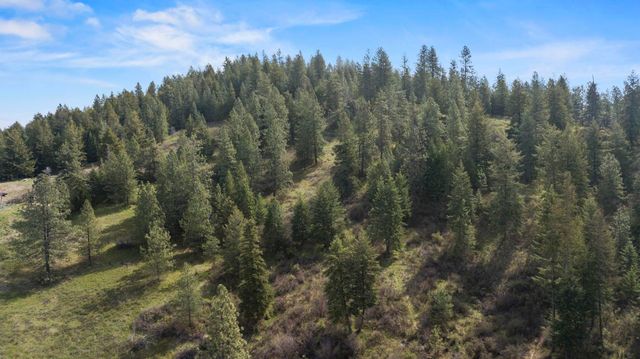 N Rockspring Ln, Mead, WA 99021