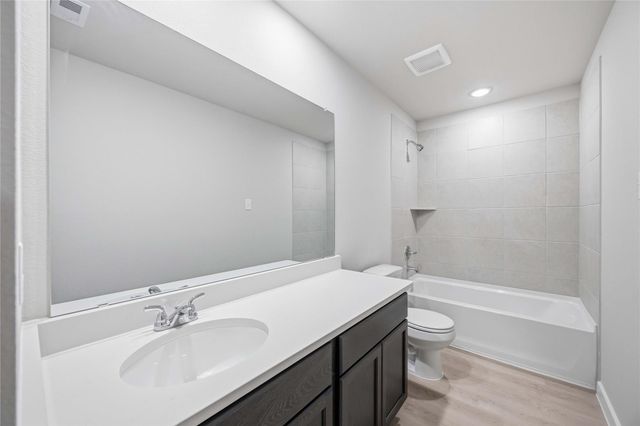 1052 Lilly Lane, Bellville, TX 77418