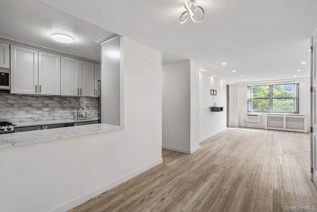 61-25 97th Street 5A, Rego Park, NY 11374