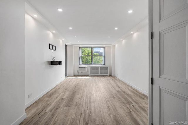 61-25 97th Street 5A, Rego Park, NY 11374