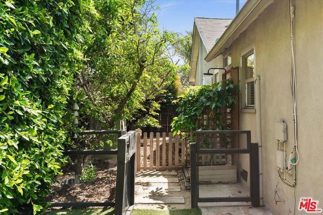 1927 S Marvin Avenue, Los Angeles, CA 90016