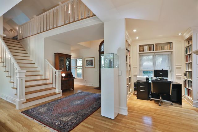 455 Walhalla Road, Columbus, OH 43202