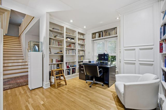 455 Walhalla Road, Columbus, OH 43202