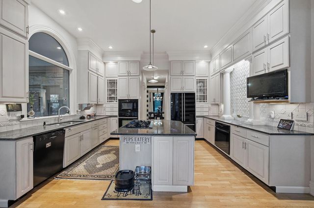 455 Walhalla Road, Columbus, OH 43202