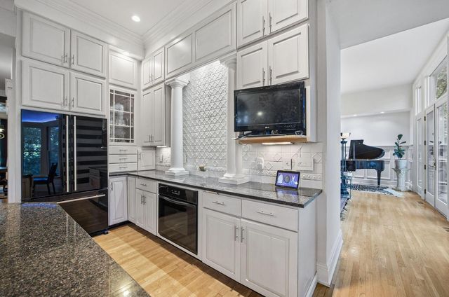 455 Walhalla Road, Columbus, OH 43202