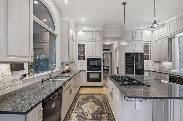 455 Walhalla Road, Columbus, OH 43202