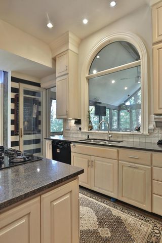 455 Walhalla Road, Columbus, OH 43202