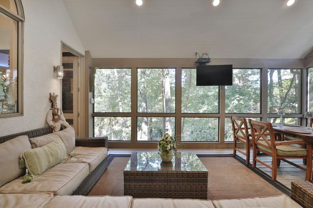 455 Walhalla Road, Columbus, OH 43202