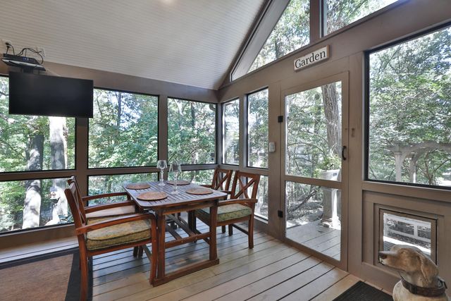 455 Walhalla Road, Columbus, OH 43202