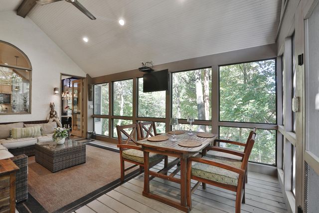 455 Walhalla Road, Columbus, OH 43202