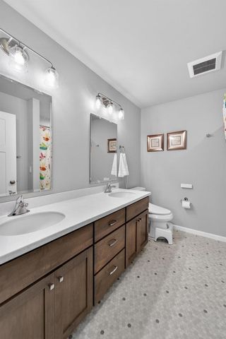 606 Tawny Elm Parkway, Verona, WI 53593