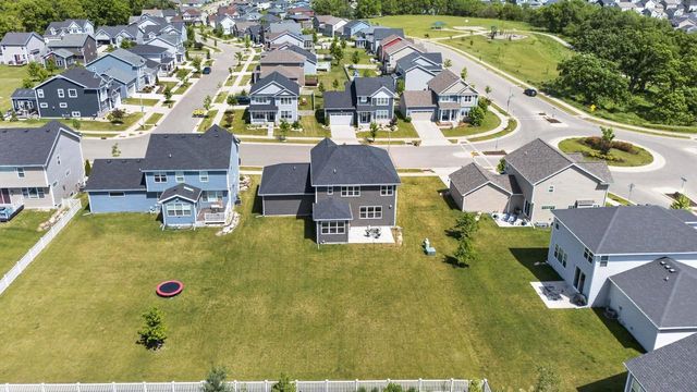 606 Tawny Elm Parkway, Verona, WI 53593