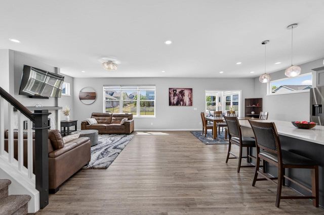 606 Tawny Elm Parkway, Verona, WI 53593