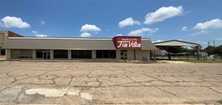 405 E Commerce Street, Mexia, TX 76667