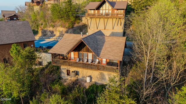 1650 Pinewood Way, Sevierville, TN 37862