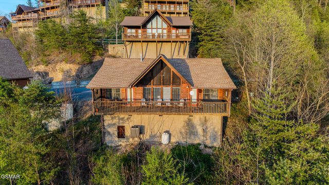 1650 Pinewood Way, Sevierville, TN 37862