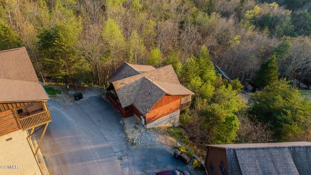 1650 Pinewood Way, Sevierville, TN 37862