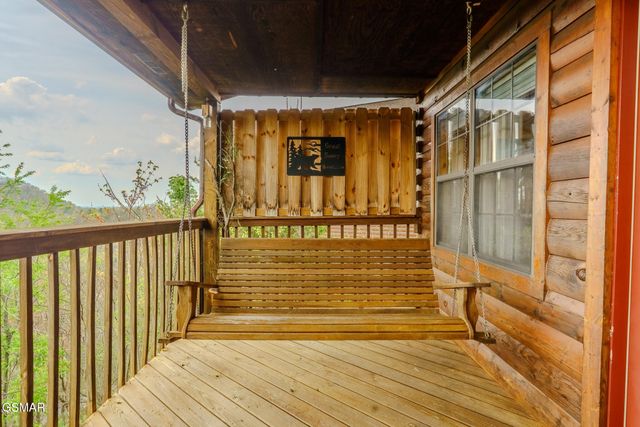 1650 Pinewood Way, Sevierville, TN 37862