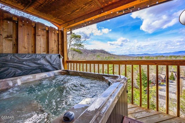 1650 Pinewood Way, Sevierville, TN 37862