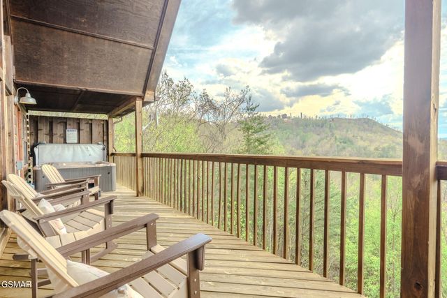 1650 Pinewood Way, Sevierville, TN 37862