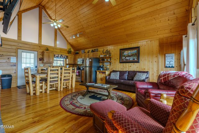 1650 Pinewood Way, Sevierville, TN 37862
