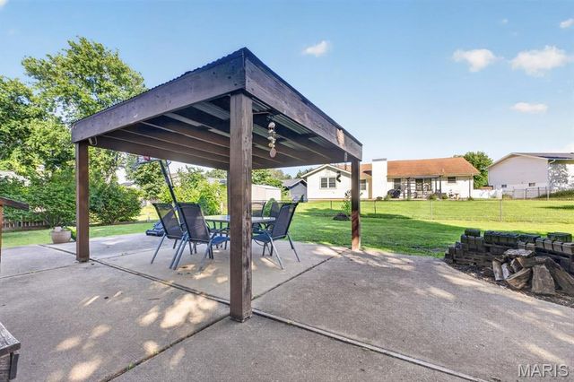 4634 Chippewa Way, St Charles, MO 63304
