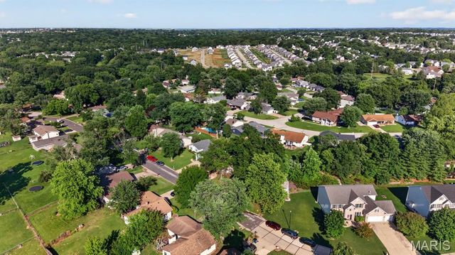 4634 Chippewa Way, St Charles, MO 63304
