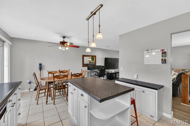 4634 Chippewa Way, St Charles, MO 63304