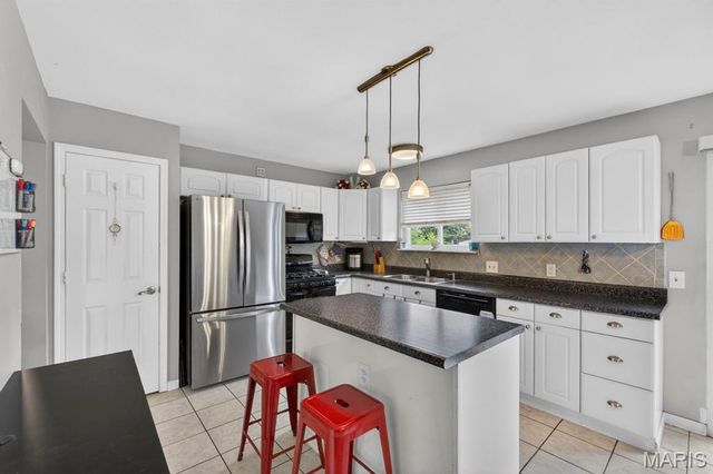 4634 Chippewa Way, St Charles, MO 63304