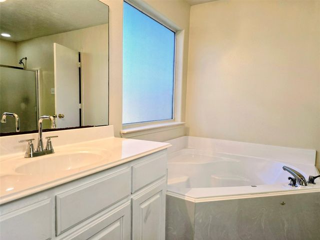 9122 Yellowfin Circle, Texas City, TX 77591