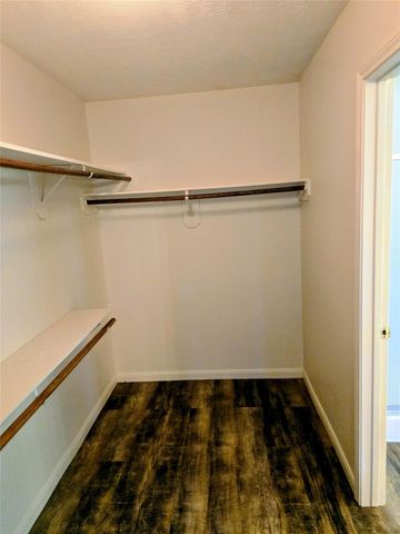 9122 Yellowfin Circle, Texas City, TX 77591